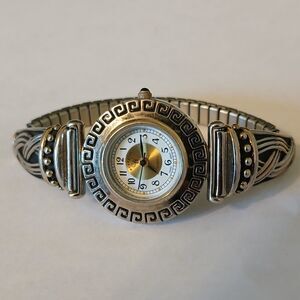 Vtg Wrangler Women's Two Tone Round Dial Quartz Bracelet Watch Japan Movt 1901QB